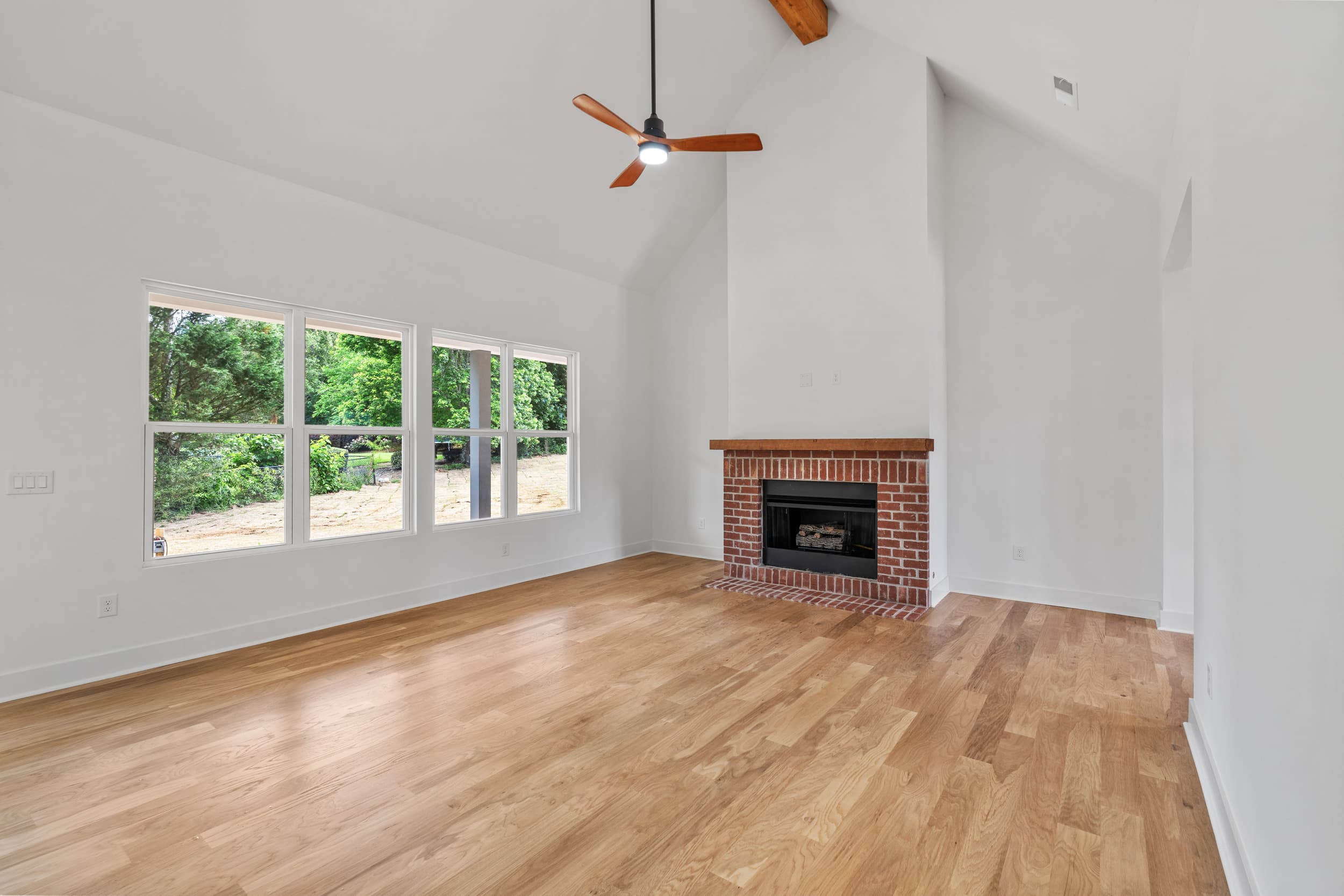 Vaulted living room — Landseer Way